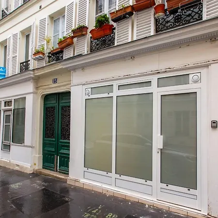 - 2p With Jacuzzi Paris